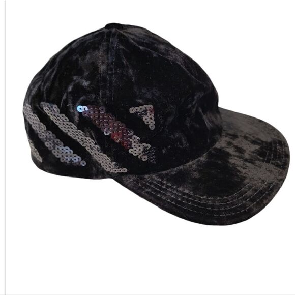 Off-White Velvet Cap - Picture 2 of 5